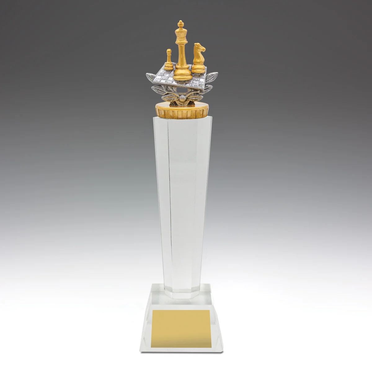 uc78a-grey-bg Chess crystal with crystal construction