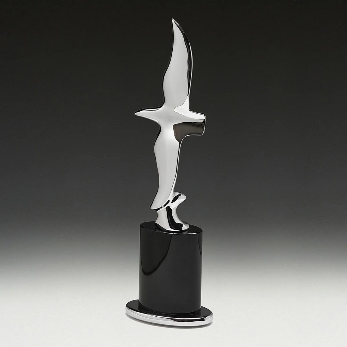 Black cip crystal eagle with crystal / metal construction