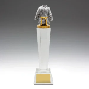 Martial arts crystal with crystal construction